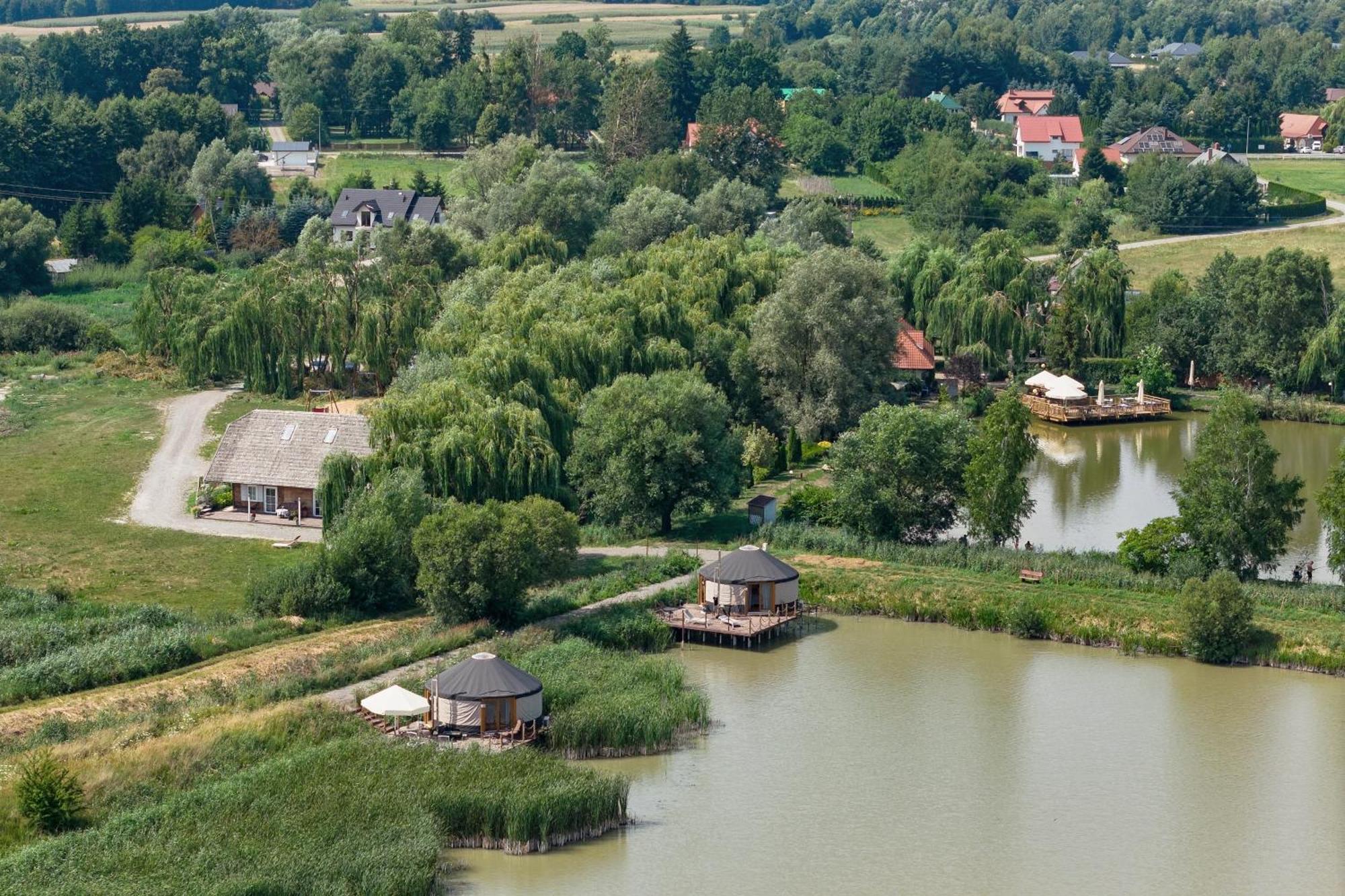 Chatka Pradziadka I Jurty Na Wodzie Pokrowka Экстерьер фото